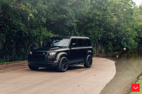 20 inch Vossen HF-2 Gloss Black on a 2022 Land Rover Defender