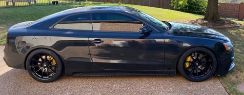 19 Inch Neuspeed RSE102 Gloss Black on a 2015 Audi RS5