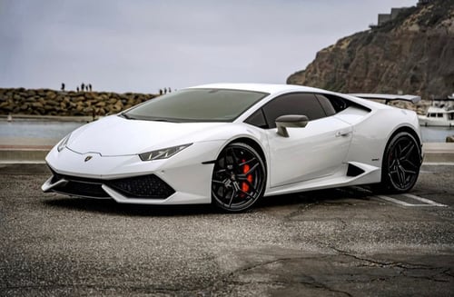 20 inch Staggered Variant Xenon Satin Black on a 2017 Lamborghini Huracan