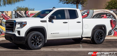 18 inch RBP 94R Gloss w/ Chrome Accents on 2019 GMC Sierra 1500 leveled