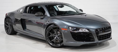 Staggered 20 Inch Vossen HF-5 Matte Gunmetal on a 2010 Audi R8