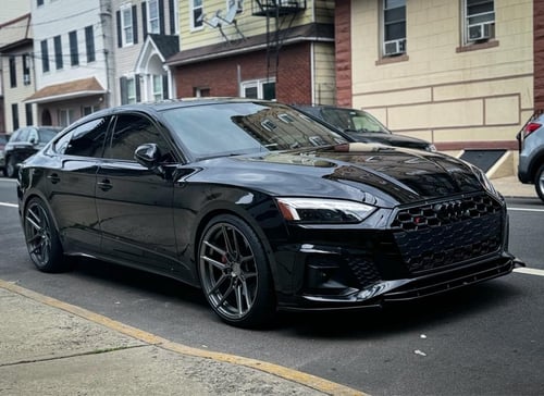20 inch Variant Helium Gloss Gunmetal on 2022 Audi S5