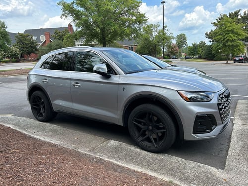 20 Inch Variant Xenon Satin Black on a 2022 Audi SQ5