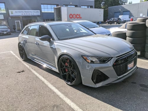 22x10.5 Vossen HF5 Gloss Black on 2021 Audi RS6