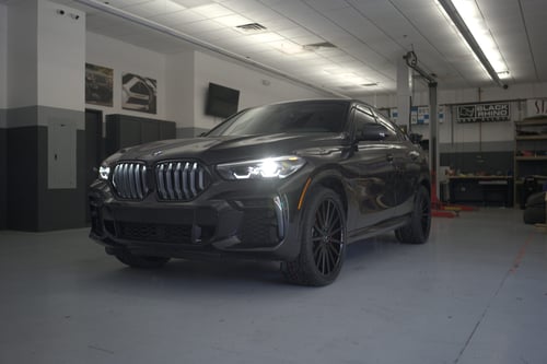 Staggered 22 Inch Gianelle Verdi in Gloss Black on 2022 BMW X6 M50i