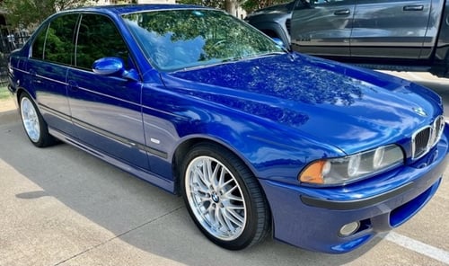Staggered 18 Inch MRR GT1 Hyper Silver on a 2001 BMW M5