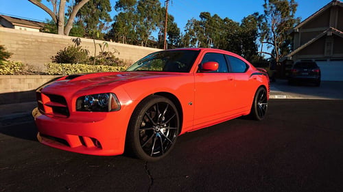 22 inch Staggered M652 Gloss Black w/Machined Face Wheels on 2009 Dodge Charger SRT8 w/ Specs