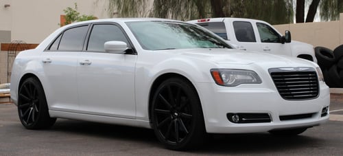 22 inch XO Tokyo Matte Black Staggered on 2014 Chrysler 300 w/ Specs