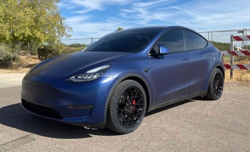 20 inch Variant Radon Gloss Piano Black on a 2020 Tesla Model Y