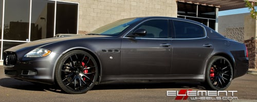 22 inch Staggered Giovanni Gloss Black on 2009 Maserati Quattraporte w/ Specs
