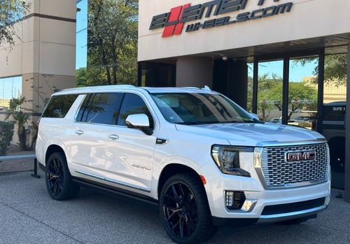 24 inch Vossen HF6-4 Gloss Black on a 2023 GMC Yukon