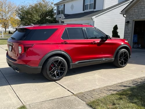 21 Inch Savini SV-F5 Gloss Black w/ Double Dark Tint on a 2021 Ford Explorer ST