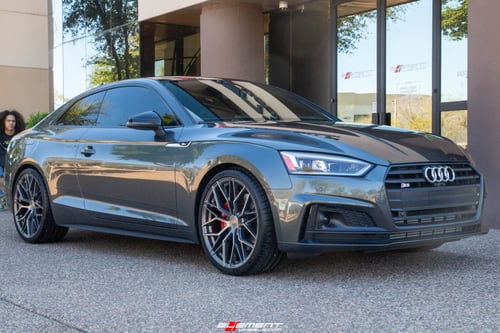 20 Inch Avant Garde M520r in Dark Graphite Metallic on a 2019 Audi S5