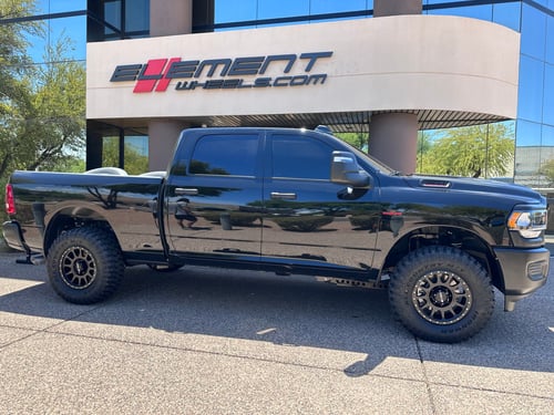 18 inch Method Race MR305 Matte Black on a 2023 Dodge Ram 2500