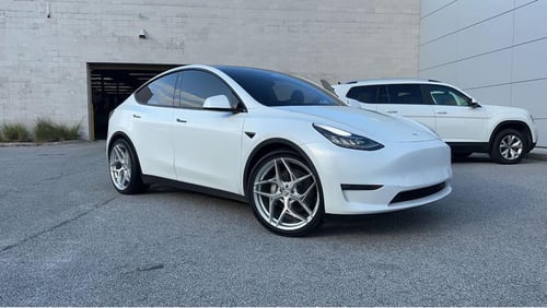 22 inch Staggered AZAD AZFF01 Brushed Silver on a 2022 Tesla Model Y
