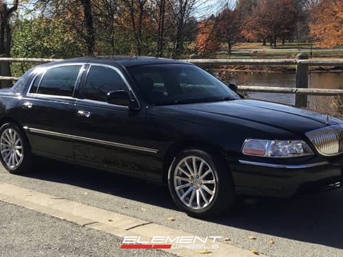 2003 Lincoln Town Car