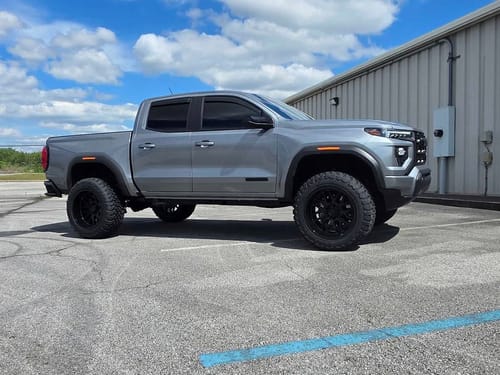 2023 GMC Canyon