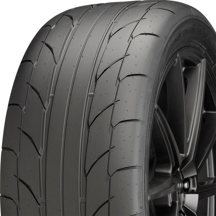 305/50r20 nitto nt-555rii
