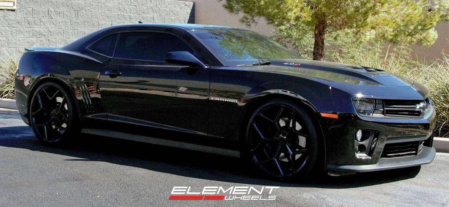 22 Inch Staggered MRR M228 Camaro Z28 Replica Wheels Gloss Black on a 2015 Chevrolet Camaro ZL1