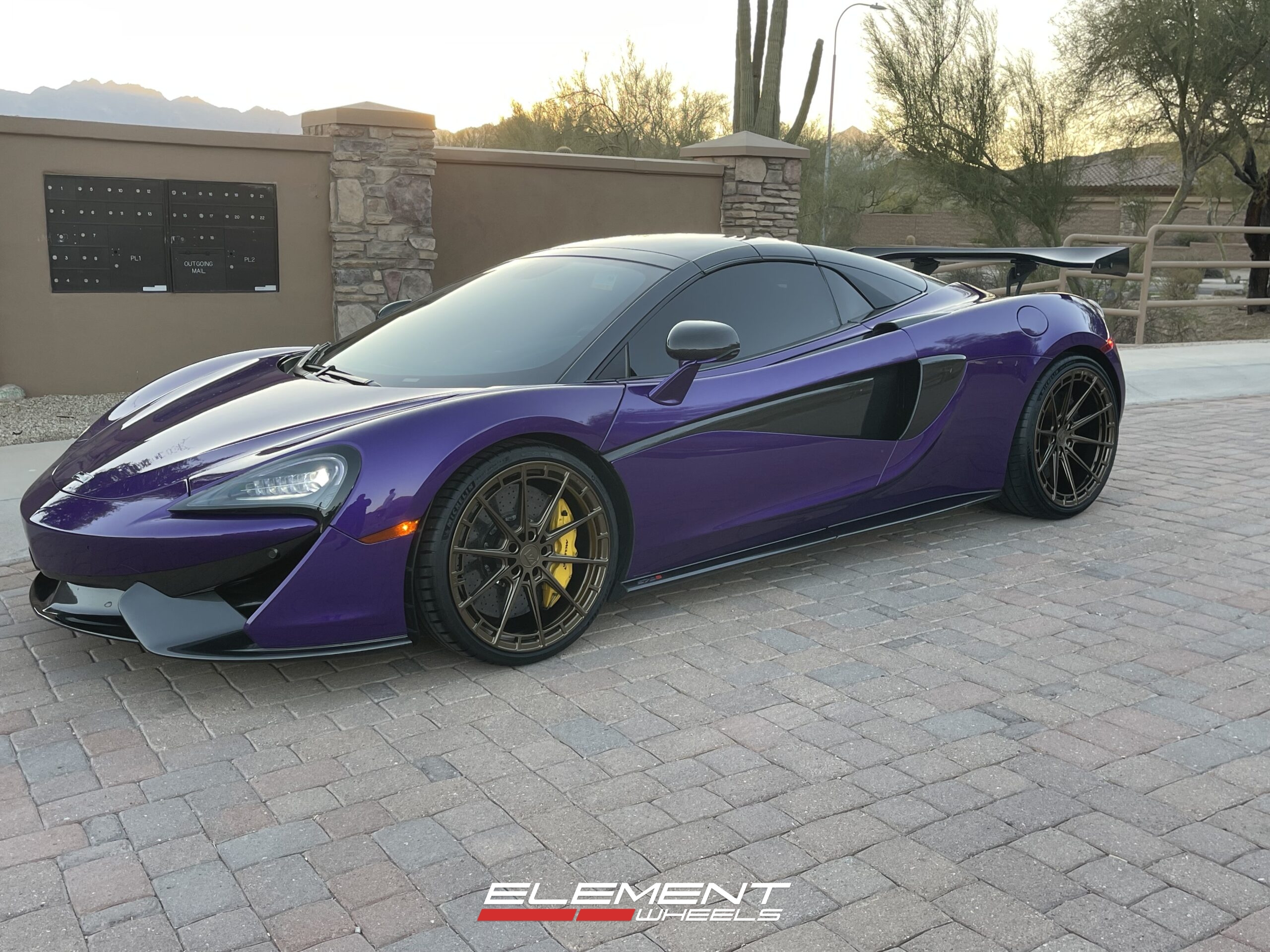 20/21 Double Staggered Variant Aure in Gloss Bronze on a 2018 McLaren 570S Spider