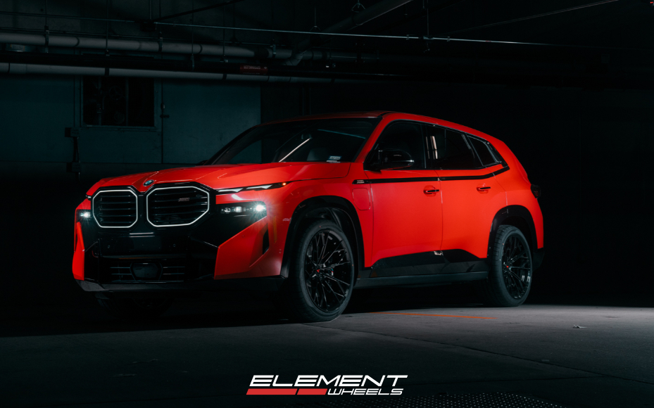 22 Ferrada Wheels FR11 in Obsidian Black on a 2025 BMW XM
