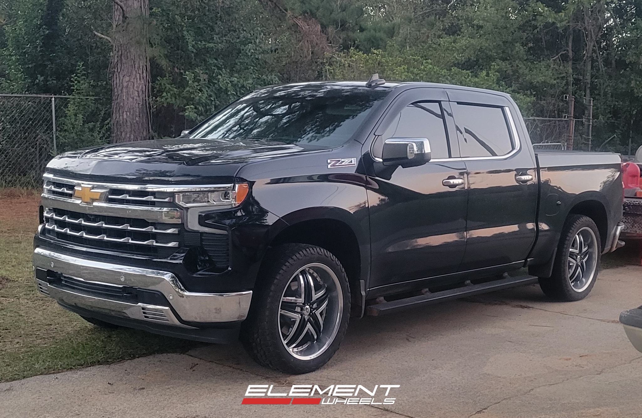 22 inch Diablo Blitz in Chrome w/ Black Inserts on a 2025 Chevrolet Silverado 1500 4WD