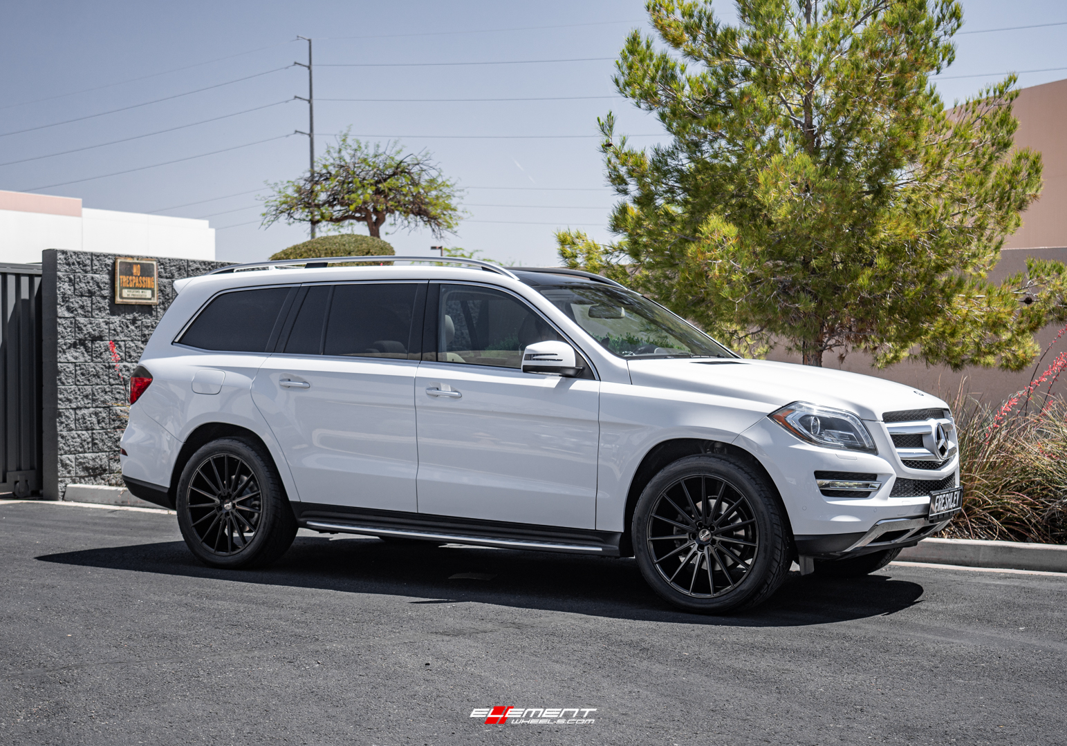 22 inch Gianelle Verdi Gloss Black on a 2016 Mercedes Benz GL450