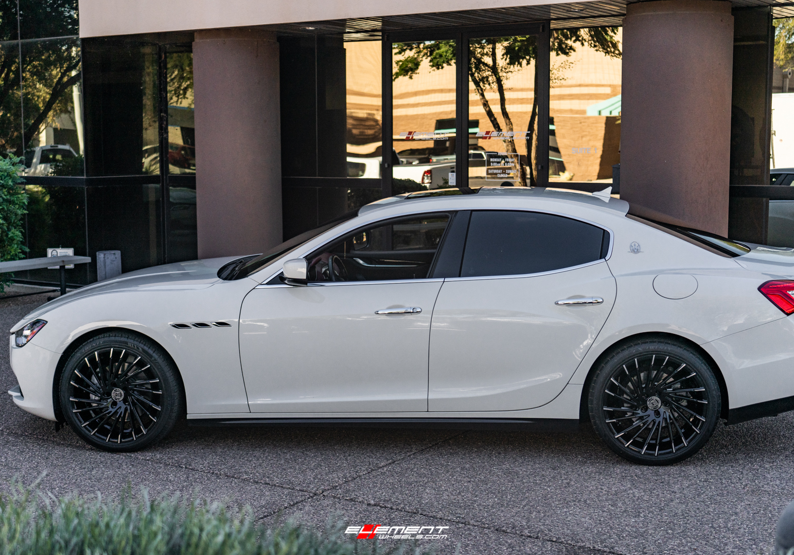 20 inch Staggered Lexani Wraith Gloss Black w/ Machined Tips on a 2016 Maserati Ghibli