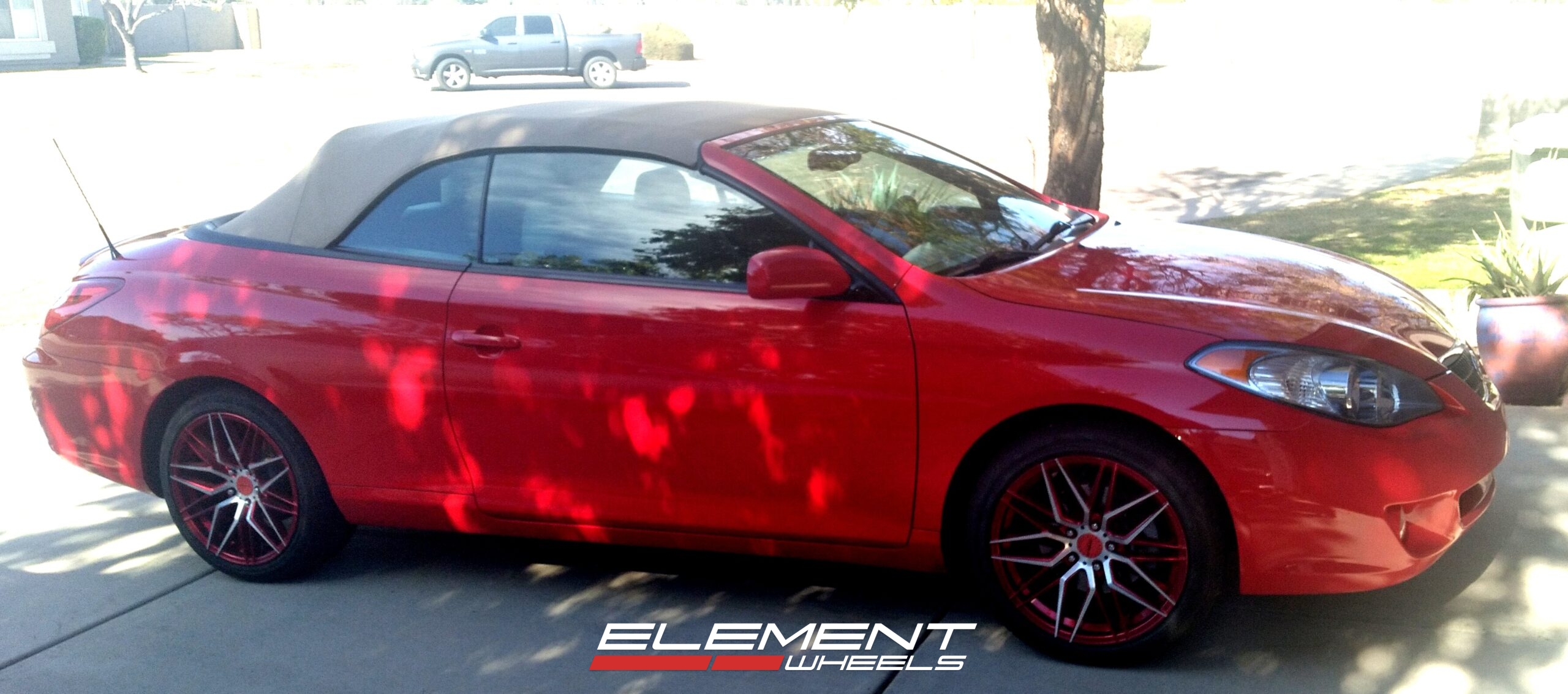 18 inch Versus VS1121 Red Machined Face on a 2005 Toyota Camry Solara