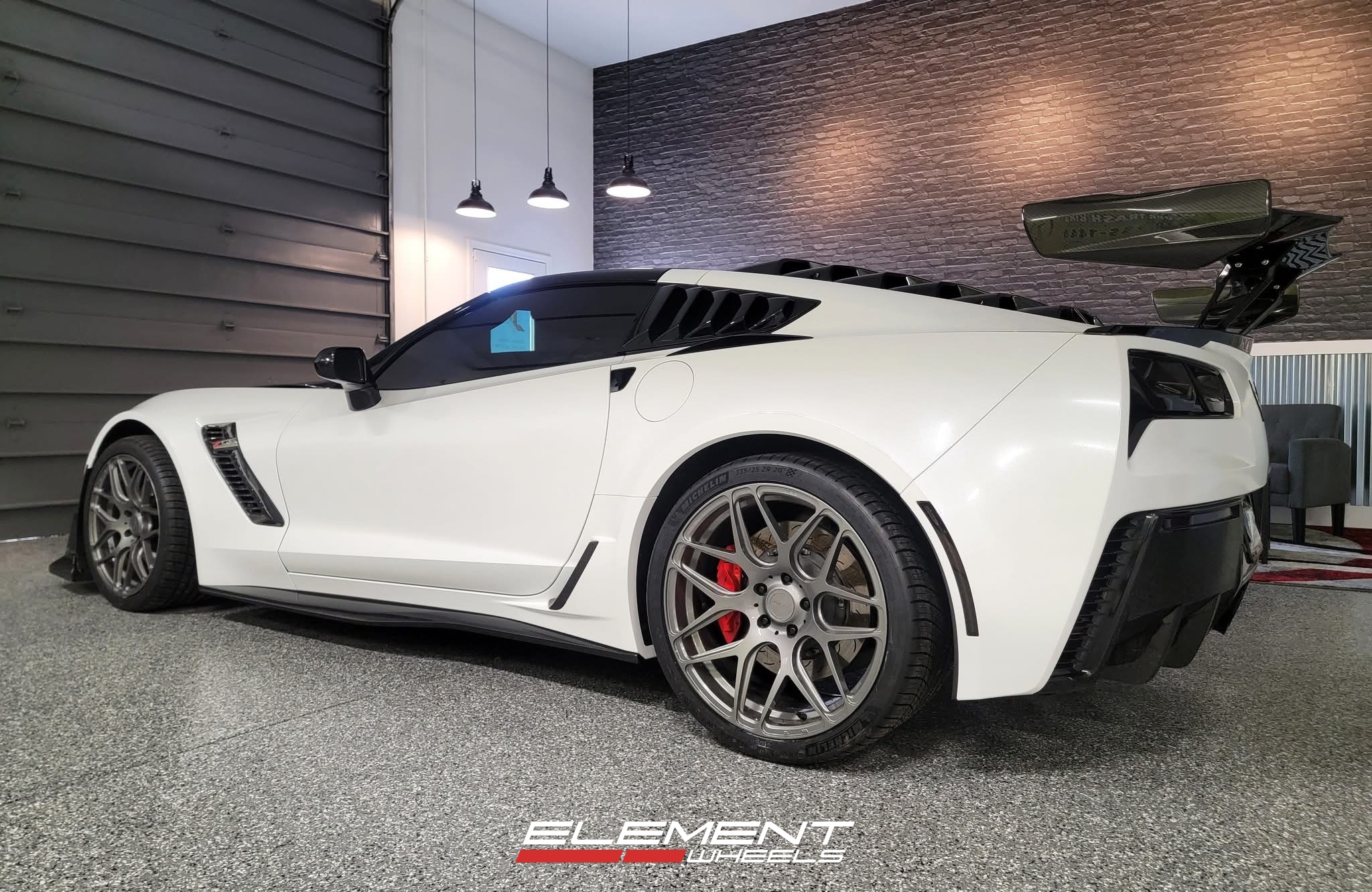 19/20 Staggered MRR FS01 in Gloss Gunmetal on a 2019 Chevrolet C7 Z06