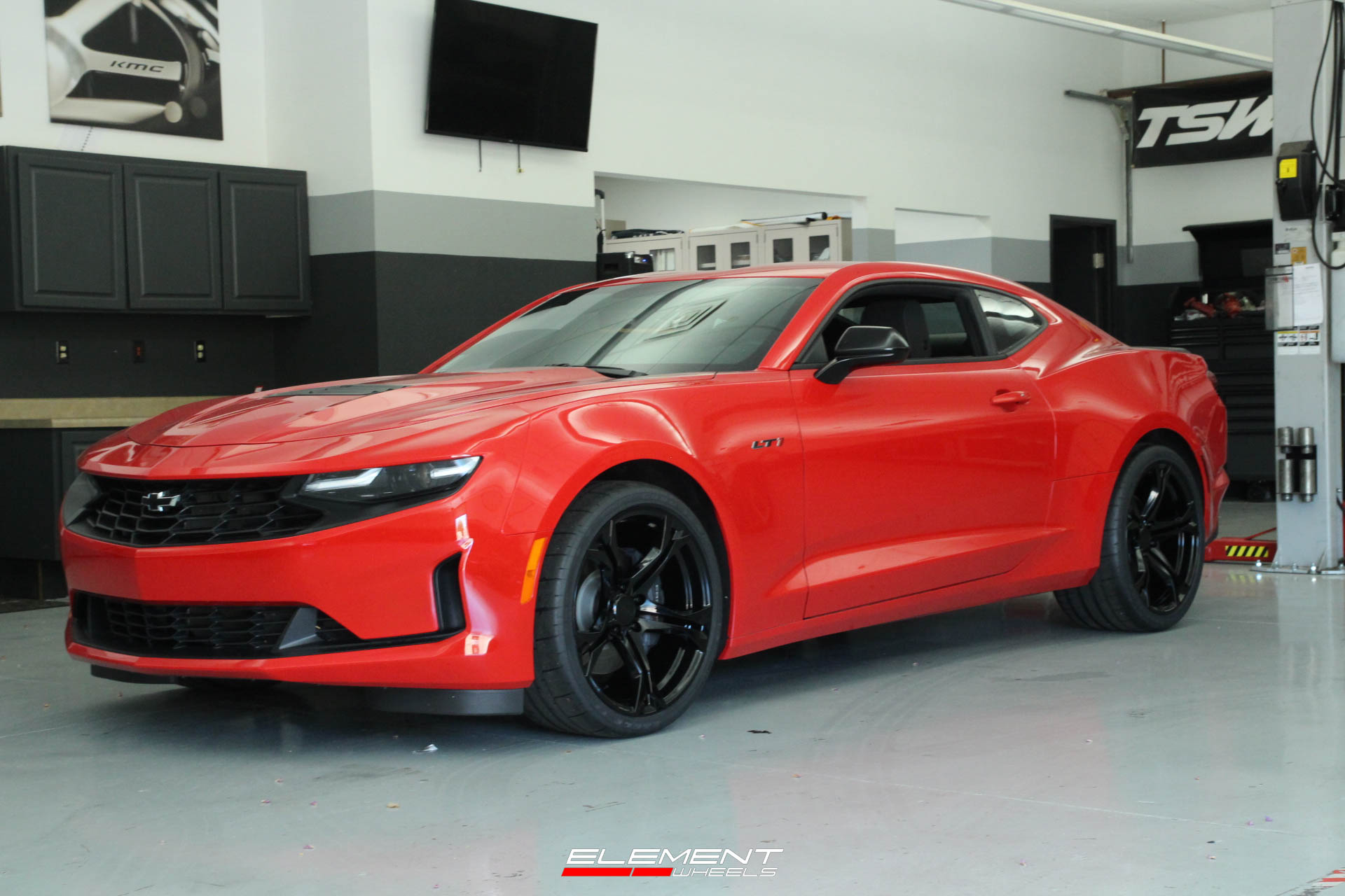 Staggered 20 Inch MRR M017 1LE Replica in Gloss Black on 2022 Chevrolet Camaro LT1