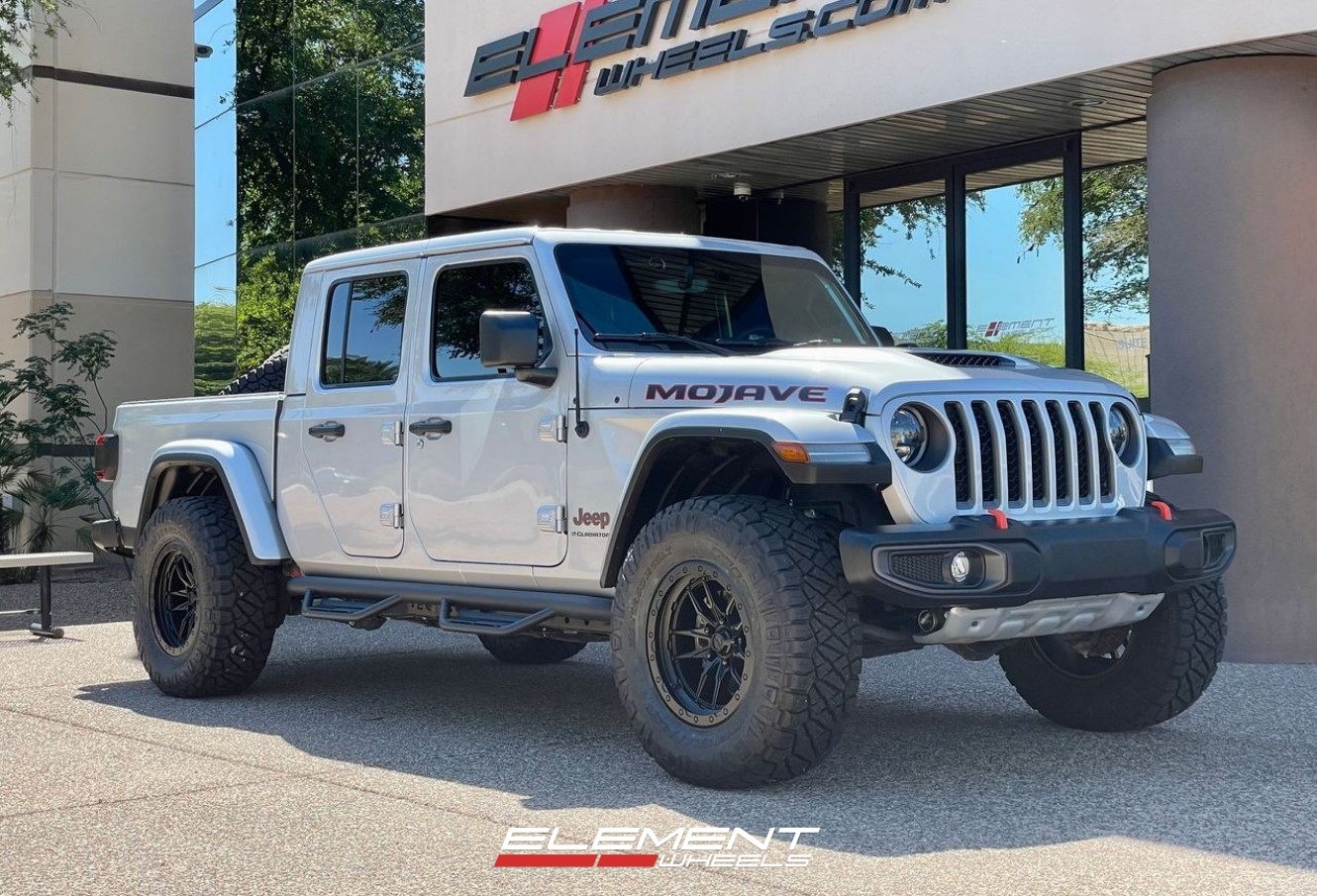 18 inch Lock Off-road Krawler in Matte Black on a 2023 Jeep Gladiator