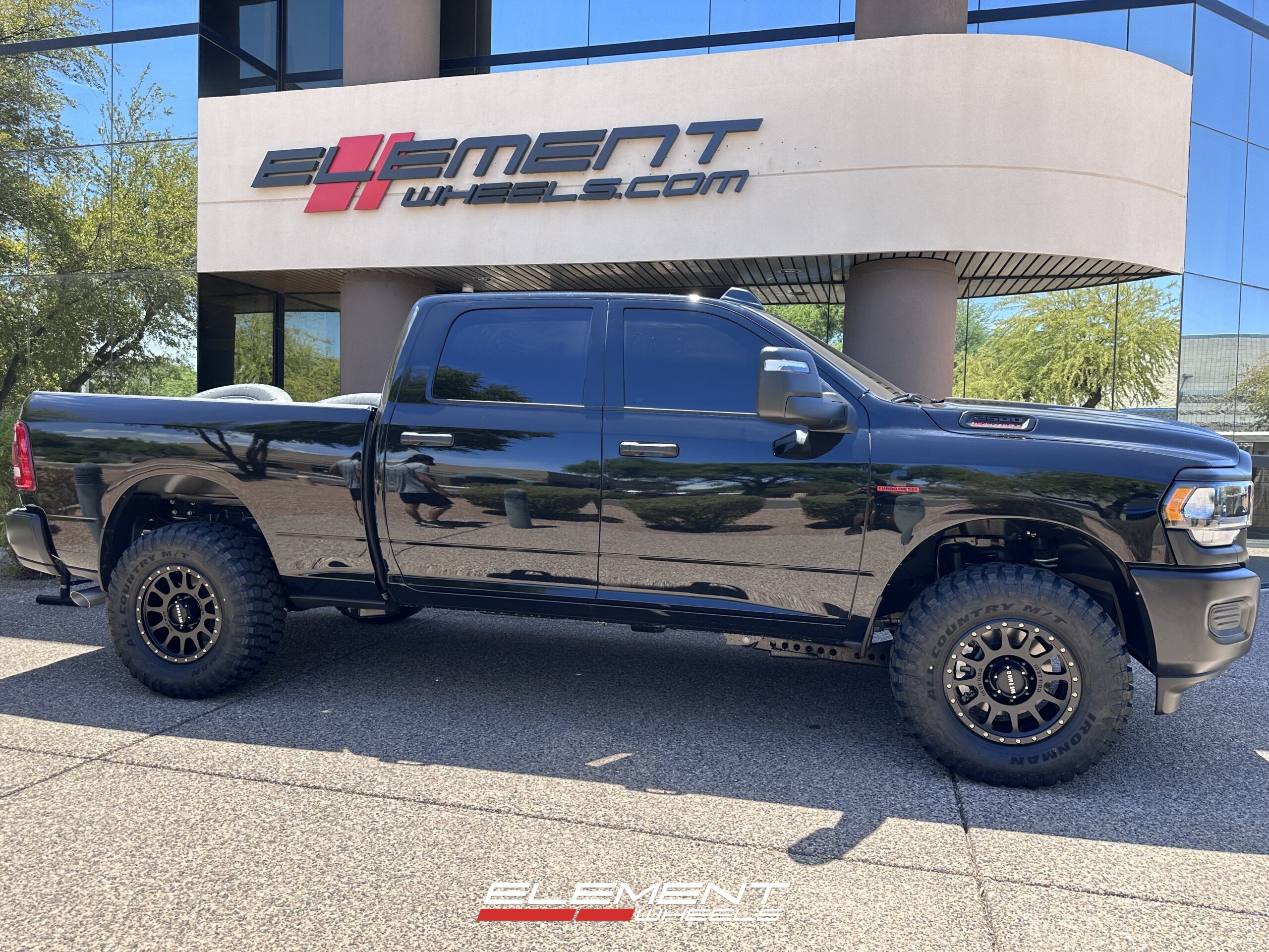 18 inch Method Race MR305 Matte Black on a 2023 Dodge Ram 2500