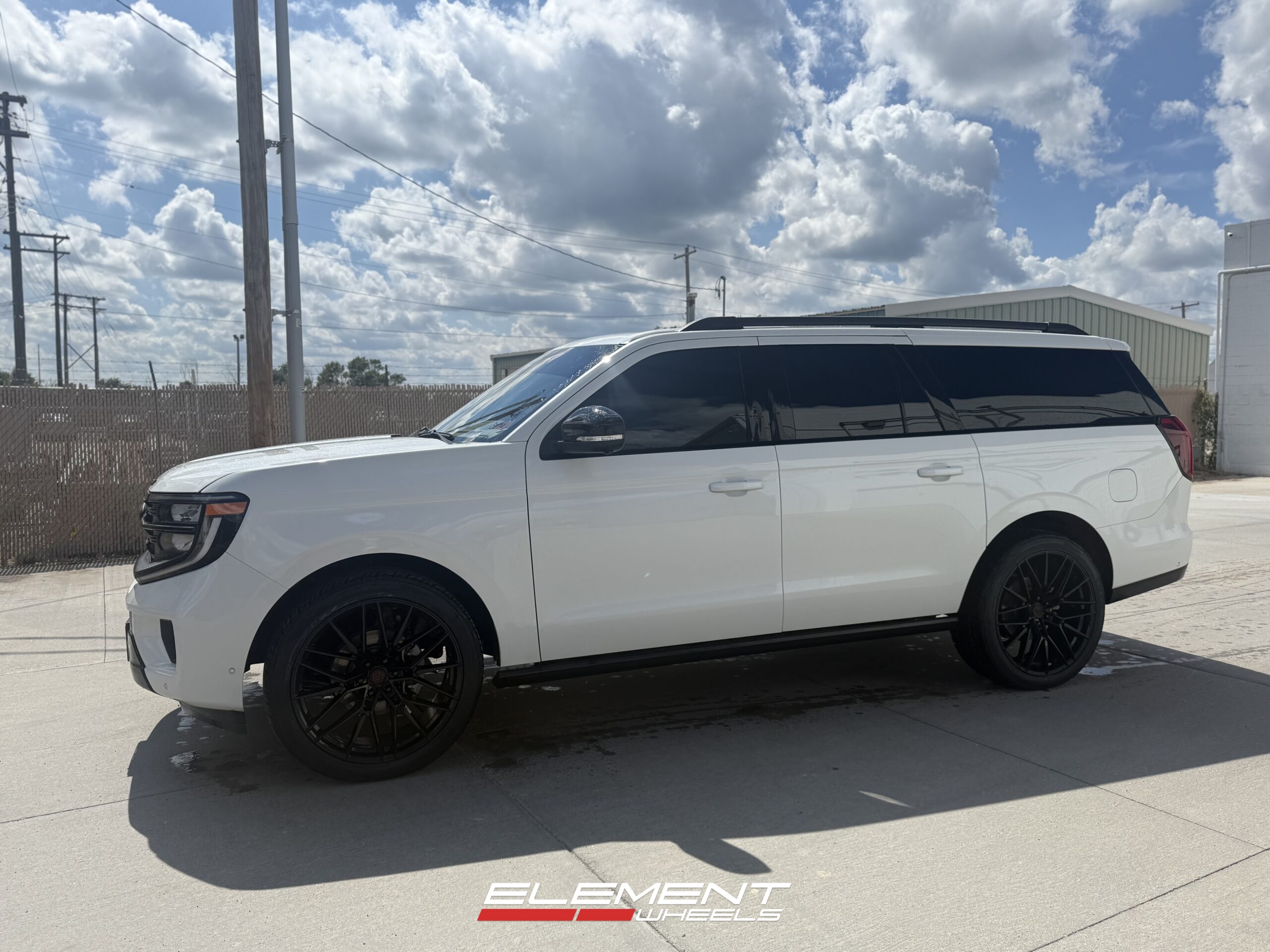 24 inch TIS Motorsports 506B in Gloss Black on a 2025 Ford Expedition