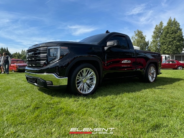 22 inch OE Concept Replica C23 in Gloss Silver Machined on a 2023 GMC Sierra 1500