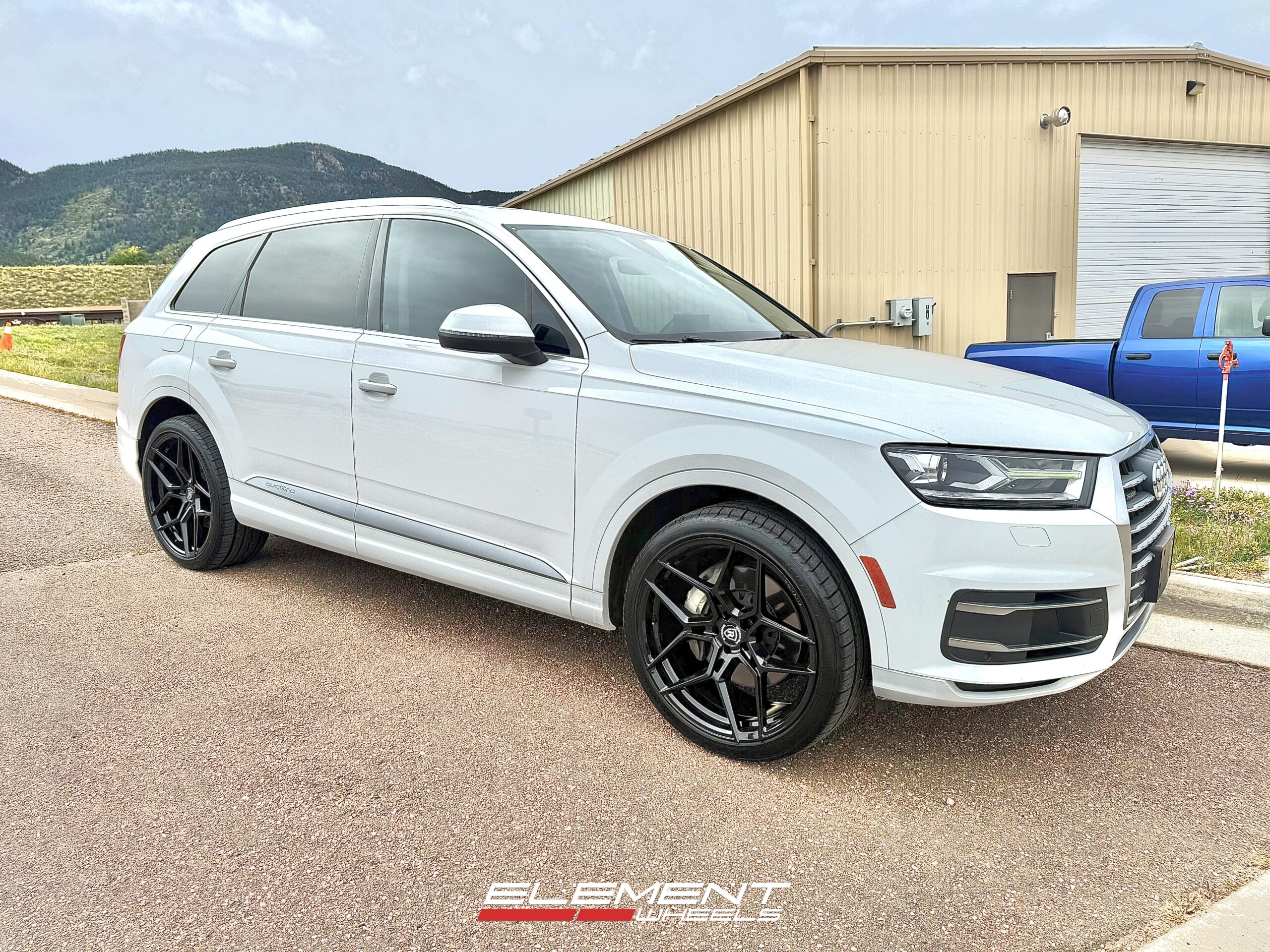 22 inch Rohana RFX11 in Gloss Black on a 2018 Audi Q7