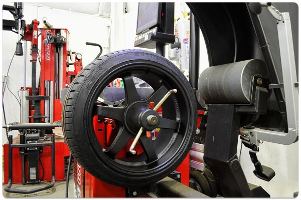 Wheel and Tire Roadforce Balancer